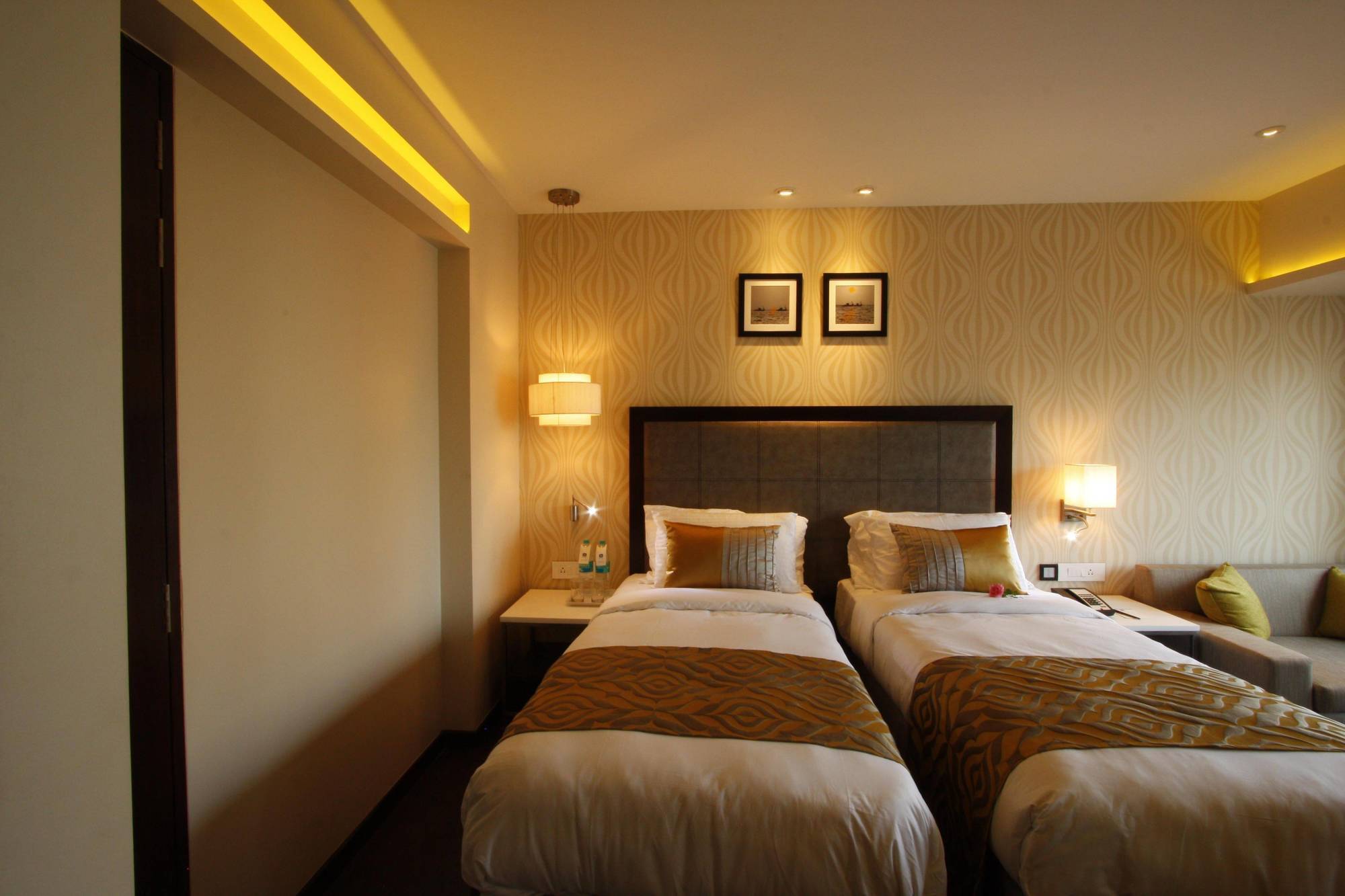 The Sahil Hotel Mumbai Room photo